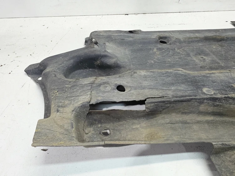 OSŁONA PŁYTA PODWOZIA LEWA DUŻA AUDI A6 C6 4F0825207F 7/26