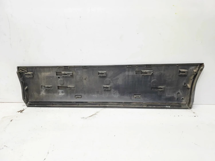 LISTWA DOLNA DRZWI PRAWY TYŁ AUDI Q7 4L 4L0853970A/B