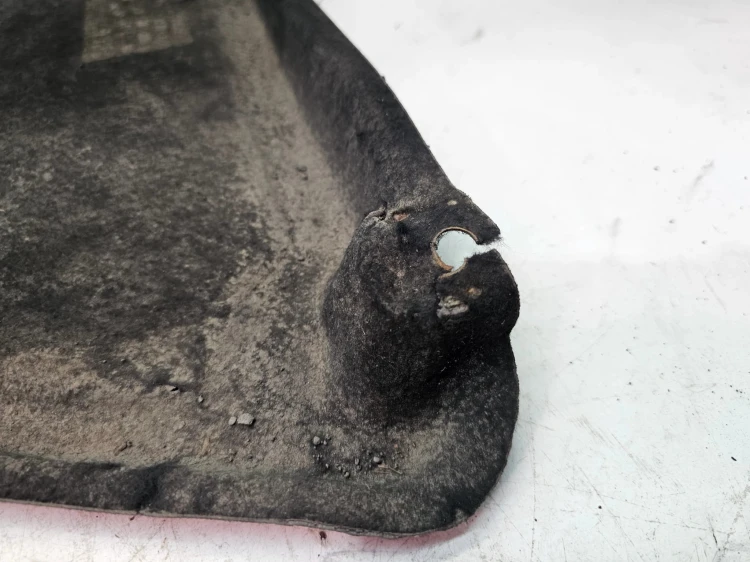 OSŁONA PŁYTA PODWOZIA PRAWY TYŁ MAŁA AUDI Q5 FY 80A825311A 2/26