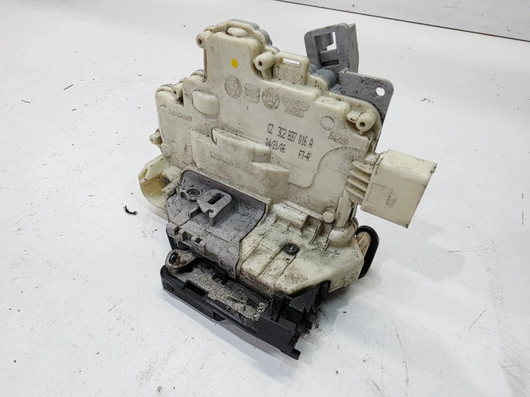 ZAMEK DRZWI PRAWY PRZÓD AUDI Q7 4L 3C2837016A 9 PIN