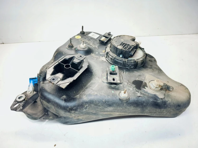POMPA ZBIORNIK PŁYNU ADBLUE AUDI A4 B8 A5 8T LIFT 8K0131969 8K0131877S
