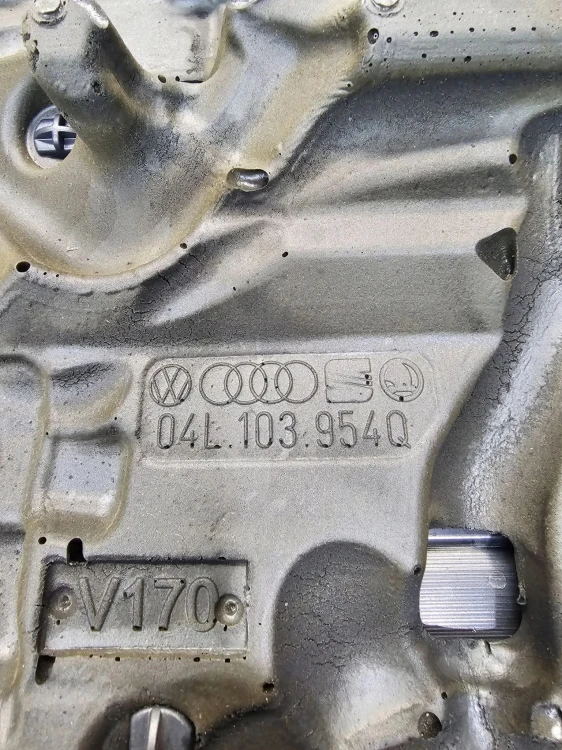 OSŁONA POKRYWA SILNIKA VW AUDI A1 8X A3 8V Q3 8U 04L103954Q