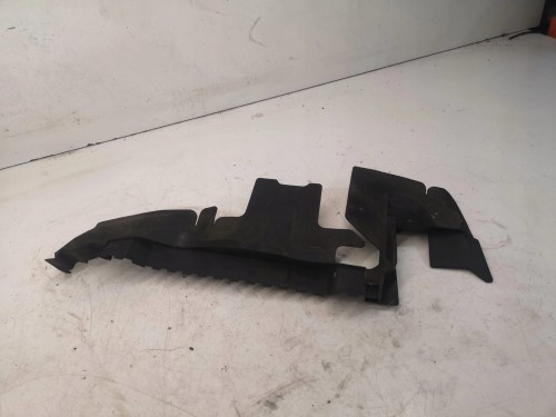KIEROWNICA POWIETRZA PRAWA AUDI A6 C6 4F0121284