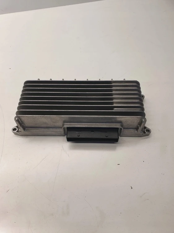 WZMACNIACZ RADIA AUDI A4 B8 A5 Q5 8T0035223J