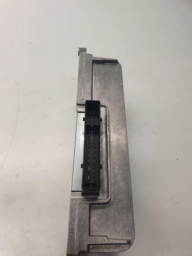 WZMACNIACZ RADIA AUDI A4 B8 A5 Q5 8T0035223J