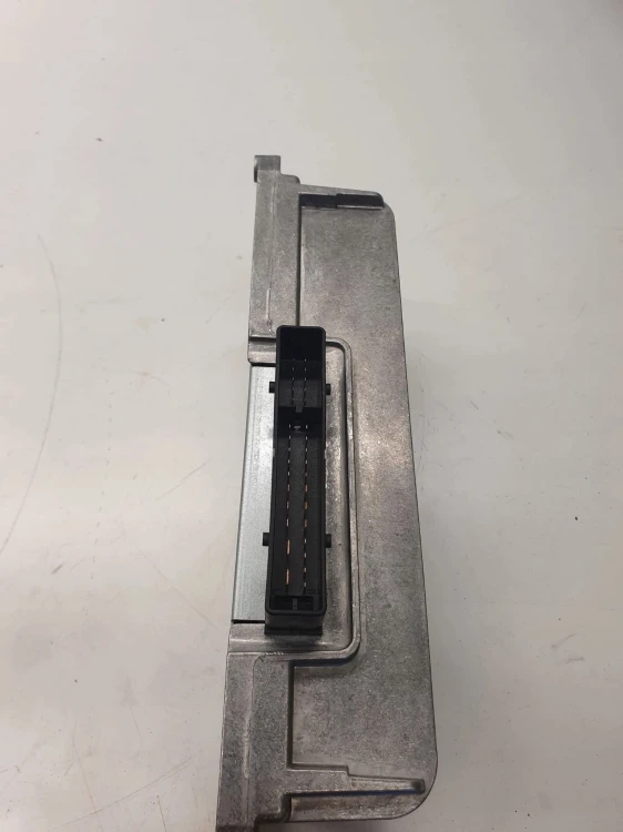 WZMACNIACZ RADIA AUDI A4 B8 A5 Q5 8T0035223J