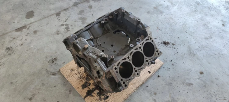 BLOK SILNIKA AUDI A4 A6 2.7 TDI BPP 059103021AL