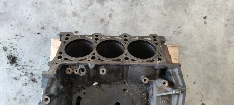 BLOK SILNIKA AUDI A4 A6 2.7 TDI BPP 059103021AL
