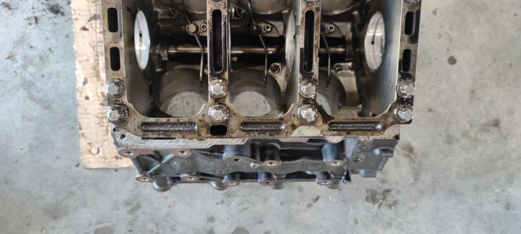 BLOK SILNIKA AUDI A4 A6 2.7 TDI BPP 059103021AL