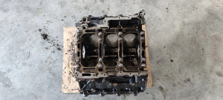 BLOK SILNIKA AUDI A4 A6 2.7 TDI BPP 059103021AL
