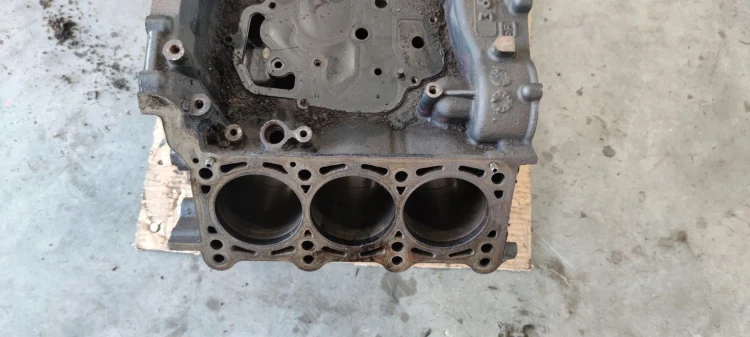 BLOK SILNIKA AUDI A4 A6 2.7 TDI BPP 059103021AL