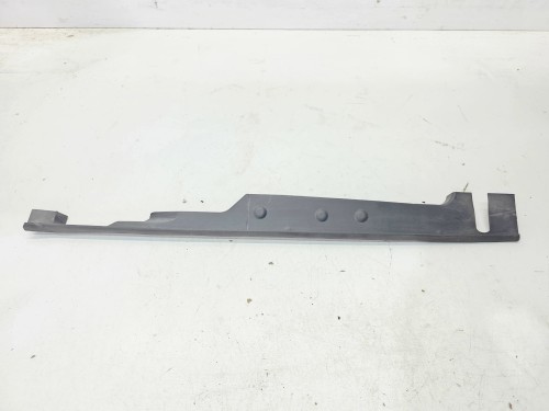 NAKŁADKA BŁOTNIKA PRAWA AUDI A5 8W SPORTBACK 8W6820582E