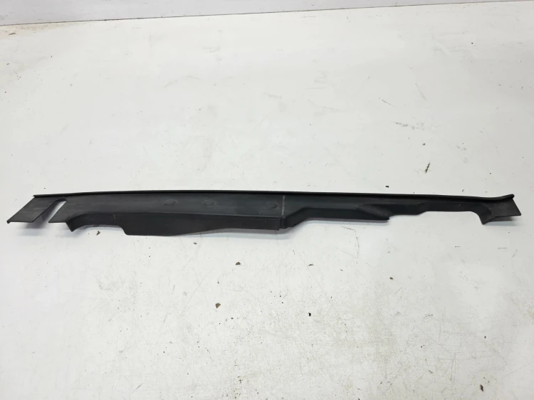 NAKŁADKA BŁOTNIKA PRAWA AUDI A5 8W SPORTBACK 8W6820582E