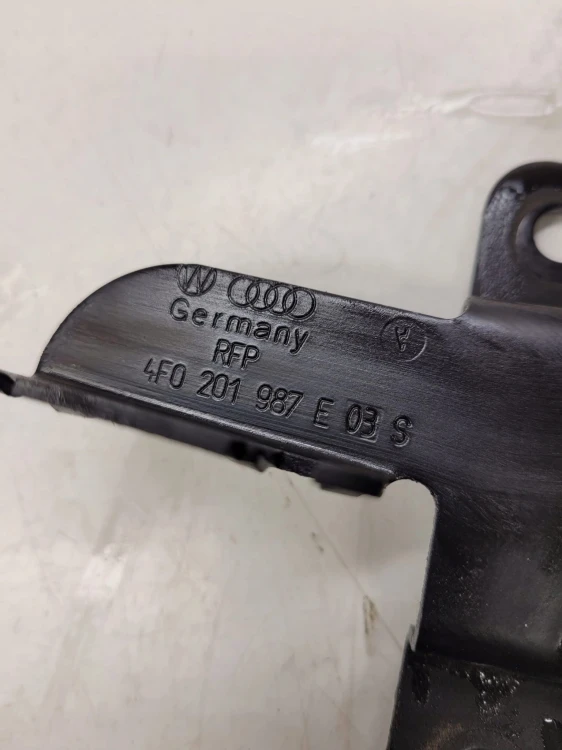 UCHWYT FILTRA PALIWA AUDI A6 C6 3.0 TDI 4F0201987E