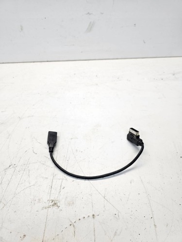 ORYGINALNY KABEL ADAPTER USB AUDI A3 A4 A5 A6 A7 4F0051510Q