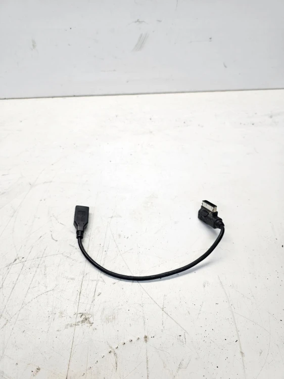 ORYGINALNY KABEL ADAPTER USB AUDI A3 A4 A5 A6 A7 4F0051510Q