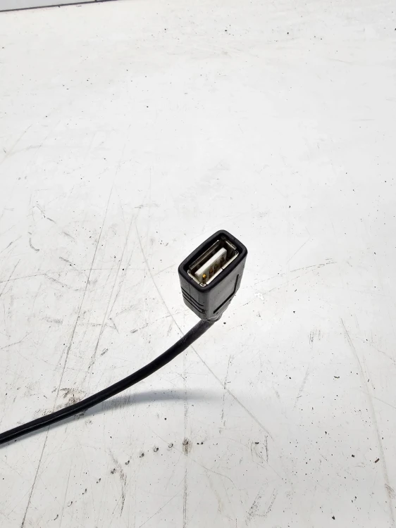 ORYGINALNY KABEL ADAPTER USB AUDI A3 A4 A5 A6 A7 4F0051510Q