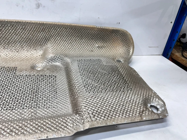 OSŁONA TERMICZNA AUDI TT 8J 8J0825711E
