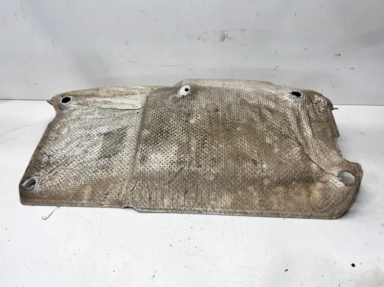 OSŁONA TERMICZNA AUDI TT 8J 8J0825711E