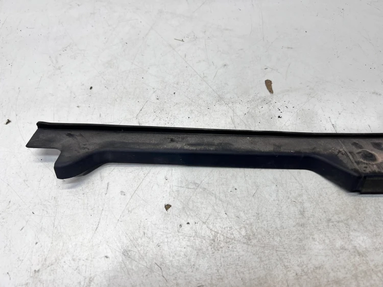 NAKŁADKA BŁOTNIKA LEWA AUDI A5 8W 8W6820581E
