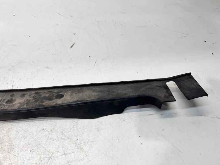 NAKŁADKA BŁOTNIKA LEWA AUDI A5 8W 8W6820581E