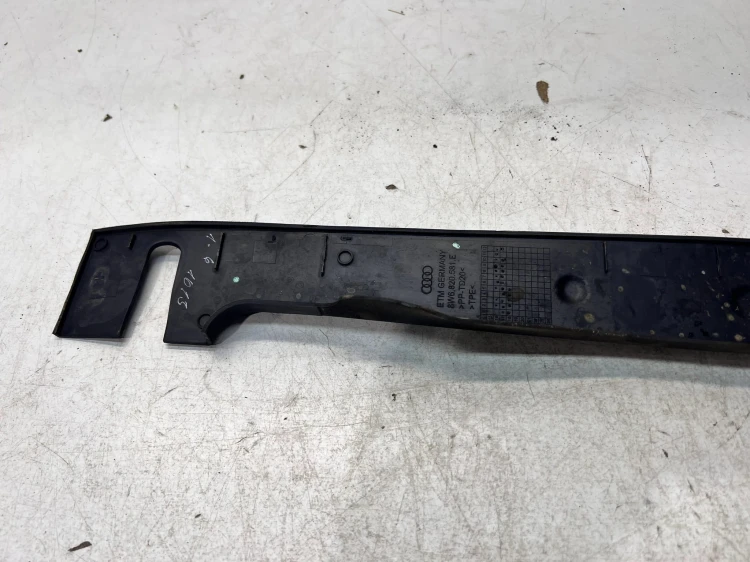 NAKŁADKA BŁOTNIKA LEWA AUDI A5 8W 8W6820581E