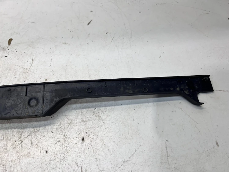 NAKŁADKA BŁOTNIKA LEWA AUDI A5 8W 8W6820581E