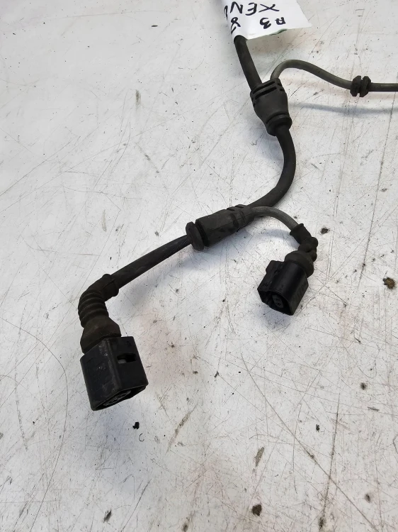 WIĄZKA ZACISKU ABS TYŁ POD XENON AUDI A3 8V VW