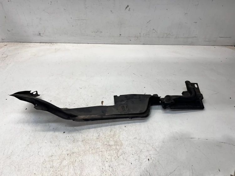 WYGŁUSZENIE BŁOTNIKA LEWE AUDI A5 8W SPORTBACK 8W6821169C