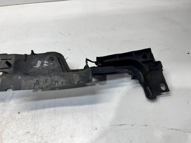 WYGŁUSZENIE BŁOTNIKA LEWE AUDI A5 8W SPORTBACK 8W6821169C