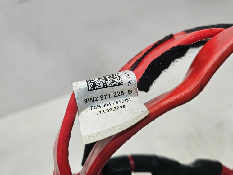 PRZEWÓD AKUMULATORA PLUSOWY AUDI A4 B9 8W2971225B