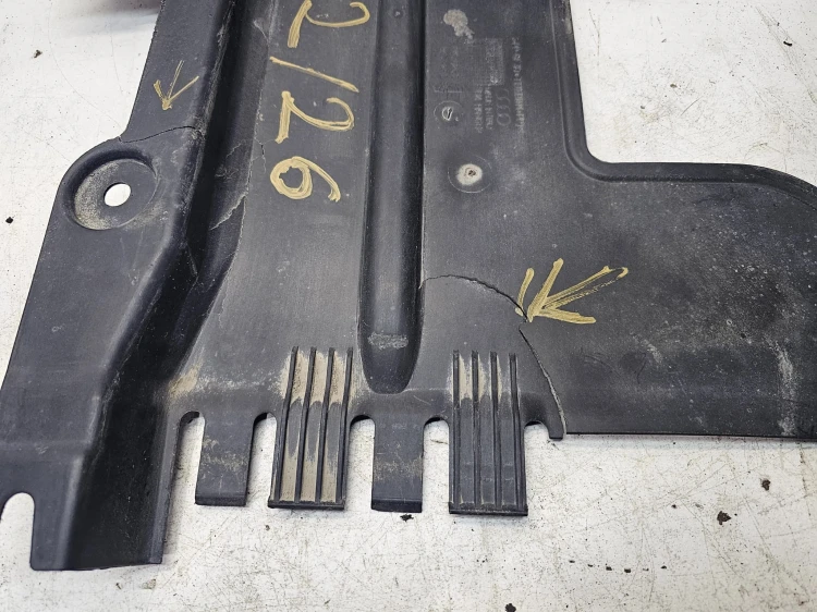 OSŁONA PŁYTA PODWOZIA PRAWY TYŁ AUDI A4 B8 A5 8T 8K0825216F 2/26