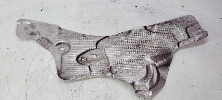 OSŁONA TERMICZNA PRAWA AUDI A4 B9 8W0804162