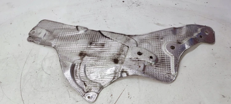 OSŁONA TERMICZNA PRAWA AUDI A4 B9 8W0804162