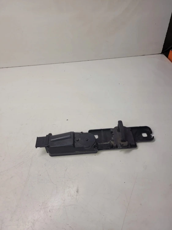 SIŁOWNIK DOCIĄG KLAPY TYŁ AUDI A6 A7 A8 4H0827383