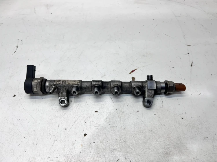 LISTWA WTRYSKOWA AUDI VOLKSWAGEN SEAT SKODA 2.0 TDI 03L130089Q 057130764AB