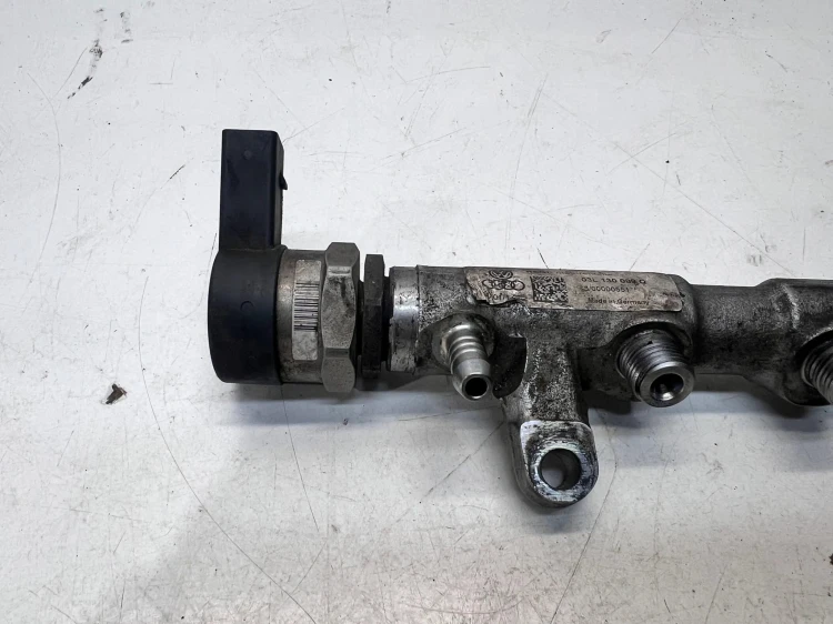 LISTWA WTRYSKOWA AUDI VOLKSWAGEN SEAT SKODA 2.0 TDI 03L130089Q 057130764AB