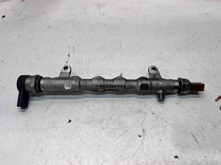 LISTWA WTRYSKOWA AUDI VOLKSWAGEN SEAT SKODA 2.0 TDI 03L130089Q 057130764AB