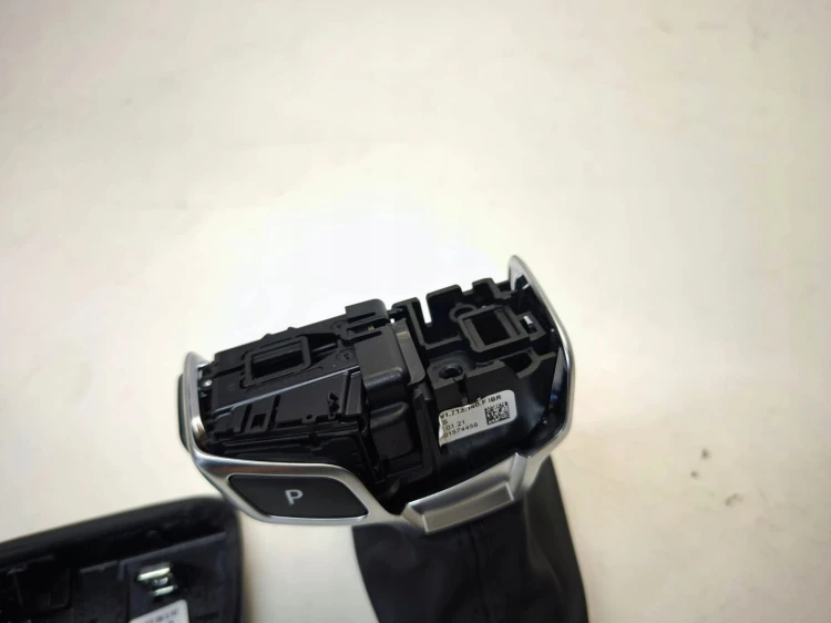GAŁKA ZMIANY BIEGÓW AUDI A4 B9 A5 8W 8W1713140F IBR