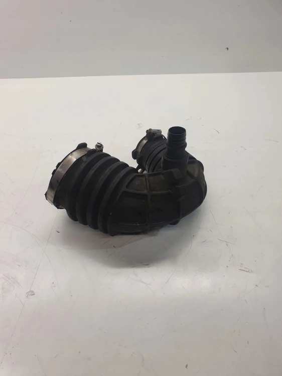 RURA WĄŻ POWIETRZA AUDI A6 C6 2.0 TDI 4F0129615E