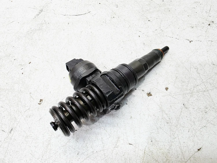 POMPOWTRYSKIWACZ AUDI VOLKSWAGEN SEAT SKODA 1.9 TDI BLS 038130073BN