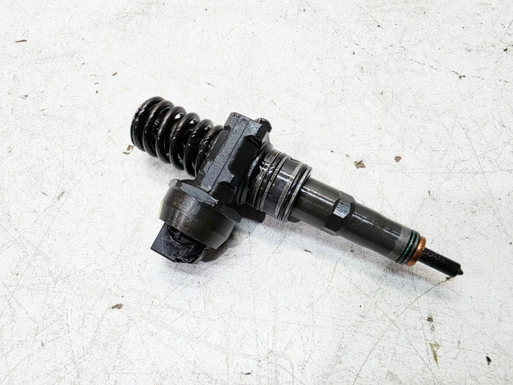POMPOWTRYSKIWACZ AUDI VOLKSWAGEN SEAT SKODA 1.9 TDI BLS 038130073BN