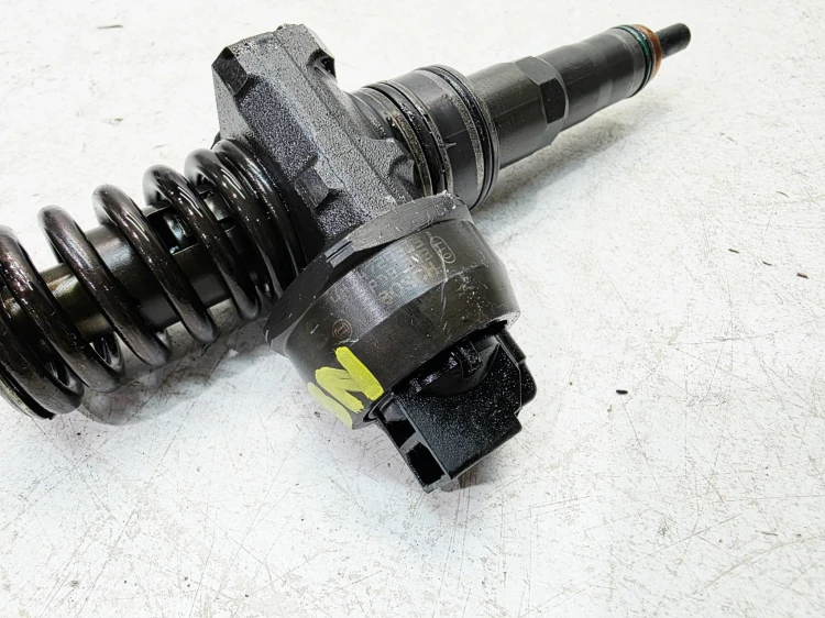 POMPOWTRYSKIWACZ AUDI VOLKSWAGEN SEAT SKODA 1.9 TDI BLS 038130073BN