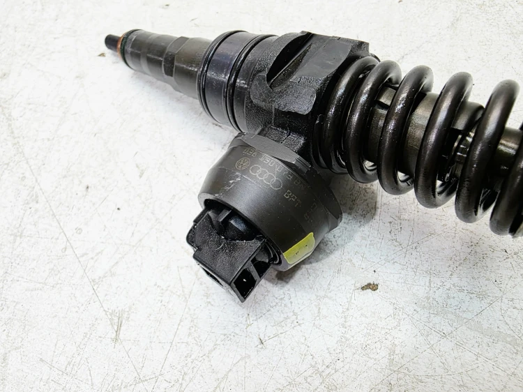 POMPOWTRYSKIWACZ AUDI VOLKSWAGEN SEAT SKODA 1.9 TDI BLS 038130073BN