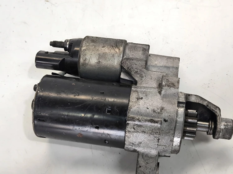 ROZRUSZNIK VW AUDI A4 B8 A5 Q5 TFSI TSI 06D911021B *21 BOSCH ORYGINAŁ !!!