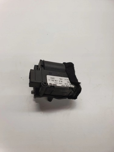 SILNICZEK NAGRZEWNICY AUDI A8 D3 LIFT 4E0820511