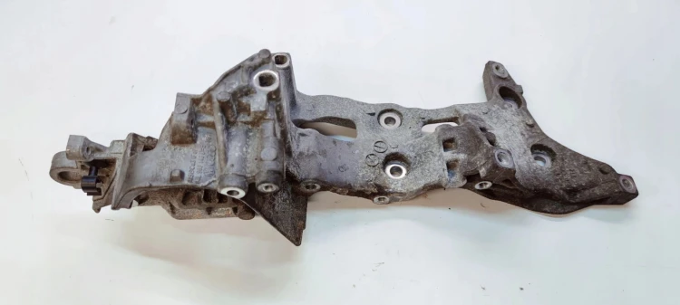 ŁAPA ALTERNATORA MOCOWANIE AUDI A4 B9 A5 A6 04L903143D