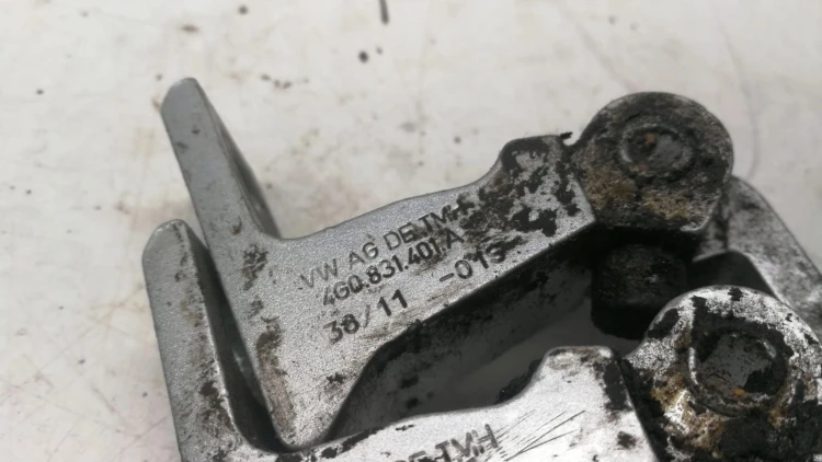 ZAWIAS DRZWI LEWY PRZÓD TYŁ AUDI A6 C7 4G0831401A