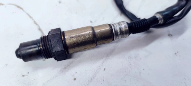 CZUJNIK TEMPERATURY SONDA AUDI VW SEAT 079906262Q