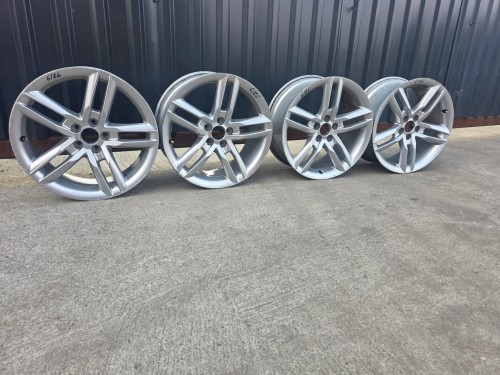 FELGA FELGI VW SKODA SEAT AUDI A1 8X 5X100 7.5J R17 ET36 8X06010256K 6/26